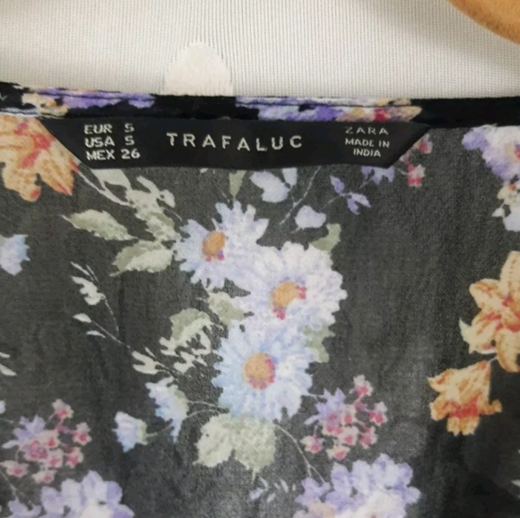 Zara Sheer Floral Faux Wrap Top Short Sleeve - Picture 4 of 4
